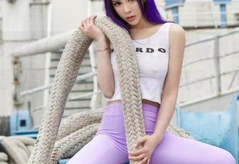 AISS爱丝(钻石版) – 大胆更新图集，索菲在雨中穿行，雨水打湿了鞋子，但她的发型依旧完美！
