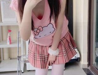 高清写真集中的足球宝贝,AT鲨让人不自觉侧目