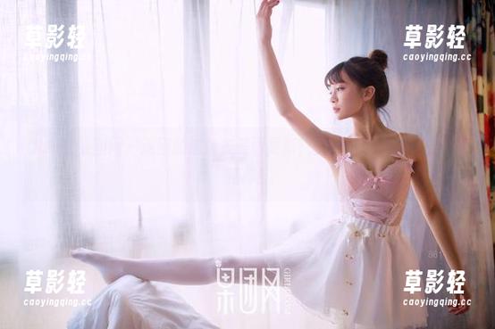 GIRLT果团网 - 这回的连体衣美图更新，王语纯居然又玩出了新花样！