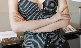 HuaYang花漾 – 飘逸的Abby李雅：一组少女图片的猖狂合集