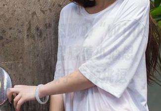 IMiss爱蜜社 – 想聊聊“Winki丝姬”的黑色写真，原图里藏着小心思，闪烁的光芒中似乎有种挑逗。