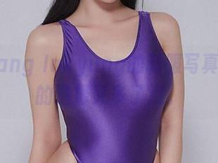 有了Kang Inkyung的制服写真,今天的选择又多了点。