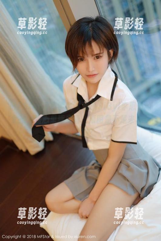 MFStar模范学院 - 观看SiByl李思宁的女孩，我心里琢磨着，原图是不是来自外星妈妈？
