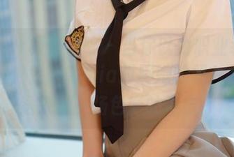 MFStar模范学院 – 当你以为职业装就该沉闷时，徐微微mia却用她的照片集给我送来了一场色彩的冲击。