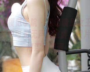 MFStar模范学院 – 甜筒晓彤女王心机满满！原图中可是无声的挑衅，图片却又显得浮现甜蜜