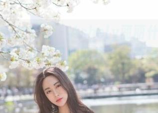 MiStar魅妍社 – Ashely丽丽什麼都可以，独缺不会搭配的网袜——原图和图包之深度解析