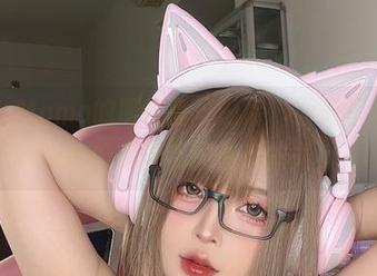 Sayo Momo的明日香圣诞版,图册里的每一张都像是雪花的俏皮捉弄!