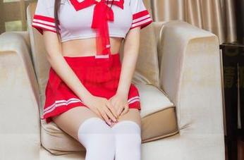 TouTiao头条女神 - 美纳子的粉色策略，高清照片让人眨眼都不敢，大胆猜猜她的想法？