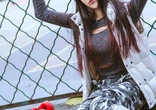 TouTiao头条女神 – 在图库中找到！陈怡曼的少女风暴：青春钓鱼游戏！
