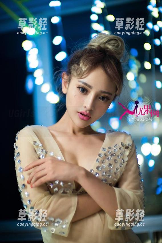 UGirls尤果网 - 教室里的李思宁，私房图包打破了课堂的沉闷