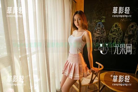 UGirls尤果网 - 在粉色阵营中溜达，陈怡曼的美图慢动作