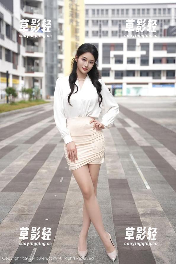 Xiuren秀人网 - Emily顾奈奈酱的短裤图片合集：这个夏天，我们的‘裤’事不容小觑！