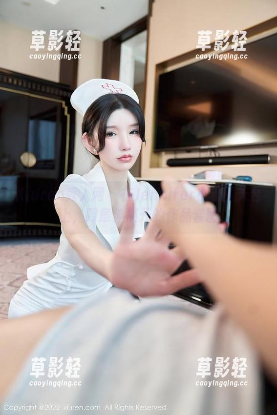 Xiuren秀人网 - 在Jennifer小若的天台上，肆意伸展开的作品套图