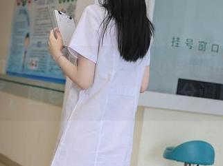 Xiuren秀人网 – 别被e宝小野猫的粉色外衣骗了，图包里可是藏着几分调皮哦！