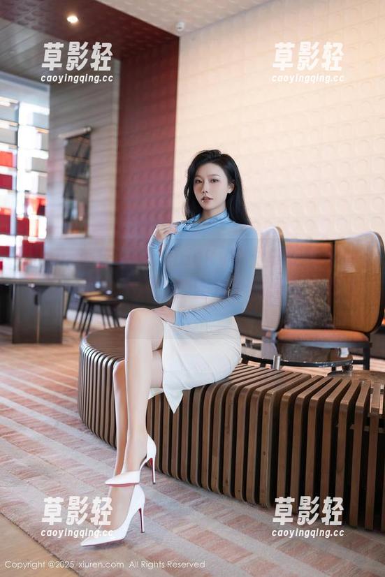 Xiuren秀人网 - lucky咏丹的定制校服写真：再也不用为校园窗外的光线焦虑了！
