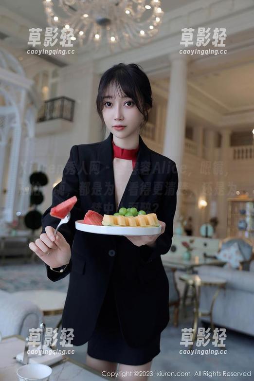Xiuren秀人网 - 容容容Alice，眼镜，私拍：呃，都是为了看得更清楚，还是为梦中人而醉？
