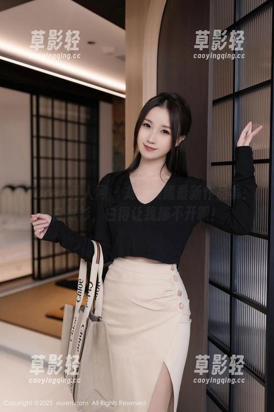 Xiuren秀人网 - 龙泽美曦最新作品集：白衬衫，白得让我挪不开眼！