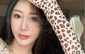微密圈 - 不爱笑的赛琳护士图包,太美了,我甚至想自我治疗一番……