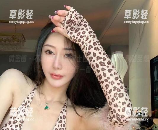 微密圈 - 不爱笑的赛琳护士图包，太美了，我甚至想自我治疗一番……