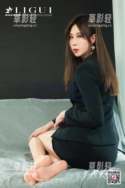 丽柜 - 图册里的敏儿和她的白裙，模糊了我的现实与想象的界限。