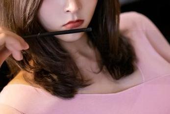 丽柜 – 文静的足球宝贝合集——转身就成球场女神！