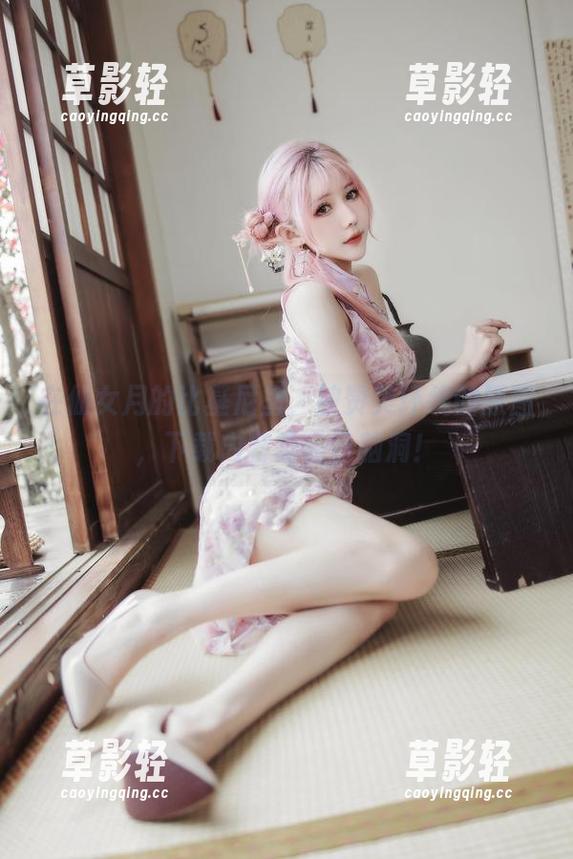 在仙女月的比基尼里，被赞美环绕的原图，下载内容需自备脑洞！