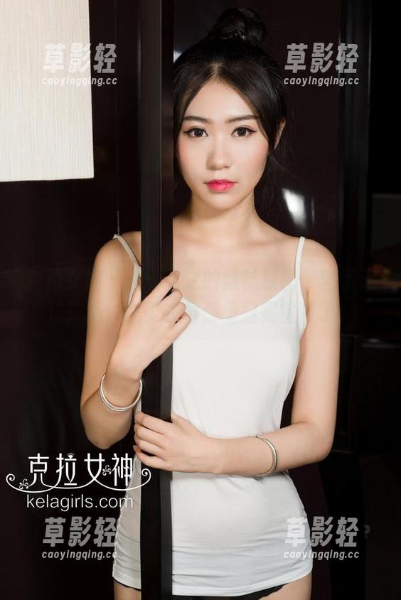 克拉女神 - 看着忆之的丝袜原图，壁纸无法抗拒，我要在屏保里冠冕堂皇了。