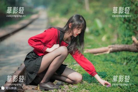 在网上追兔玩映画的虞美人，顺便为我买了点零食，绝配呀！