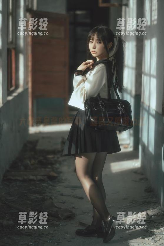 六味帝皇酱的写真，暗黑又撩拨心弦