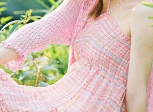 发条少女yoki的最新写真集:看似在看,却好像在思考人生?
