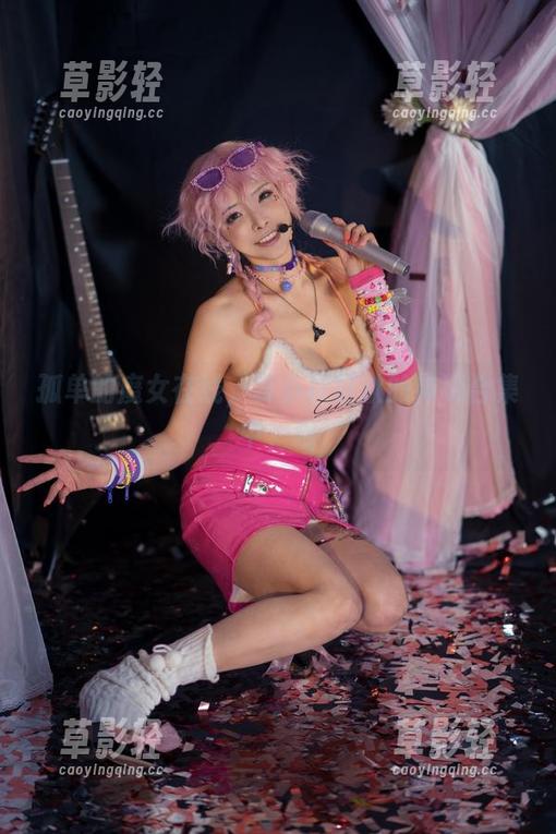 孤单的魔女在线，夏小秋秋秋的神秘合集中，喵