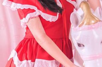 头条女神 – 女孩们的瞬间，信悦儿让这本写真集多了一层意味