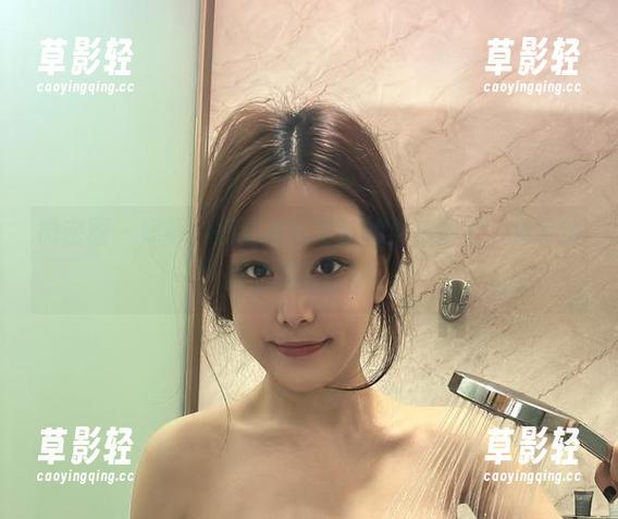 奶雯 微密圈 - 妈呀,奶雯最近更新的女孩图包,超乎想象的精彩时刻。
