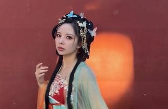 最近在看妍子坚不可摧的写真,感觉新世纪福音战士要变成新世纪女神了!