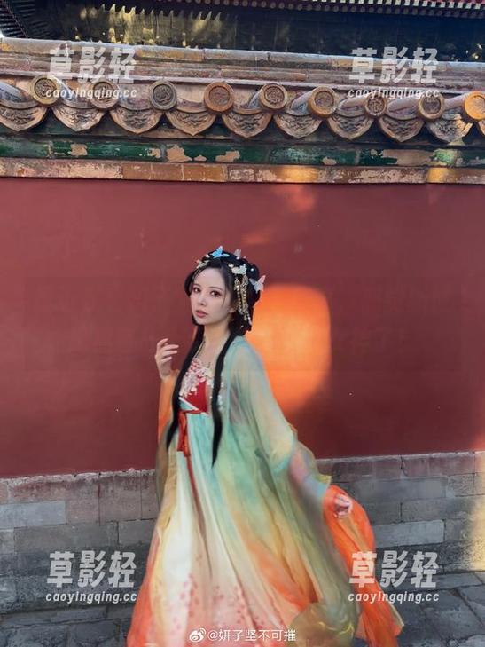 妍子坚不可摧 最近在看妍子坚不可摧的写真,感觉新世纪福音战士要变成新世纪女神了!