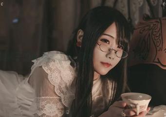 嫣嫣子的体操服乱入，图片下载前请系好安全带