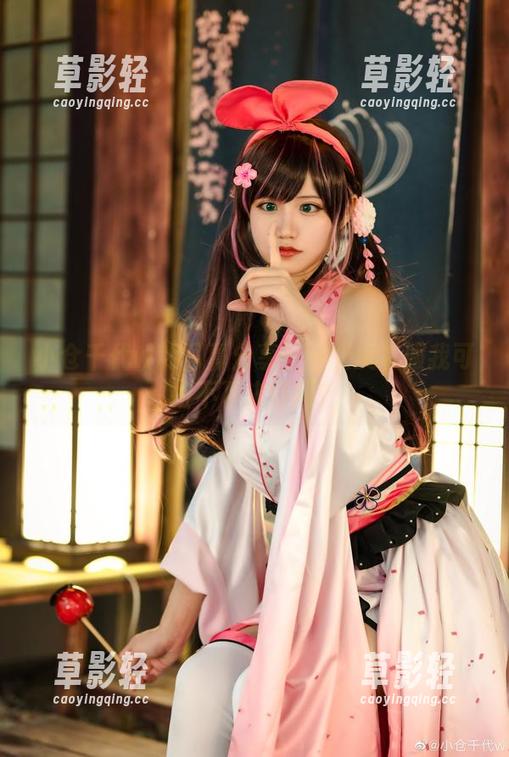 小仓千代w的写真分享——大凤礼服我可拉不下来好吗？