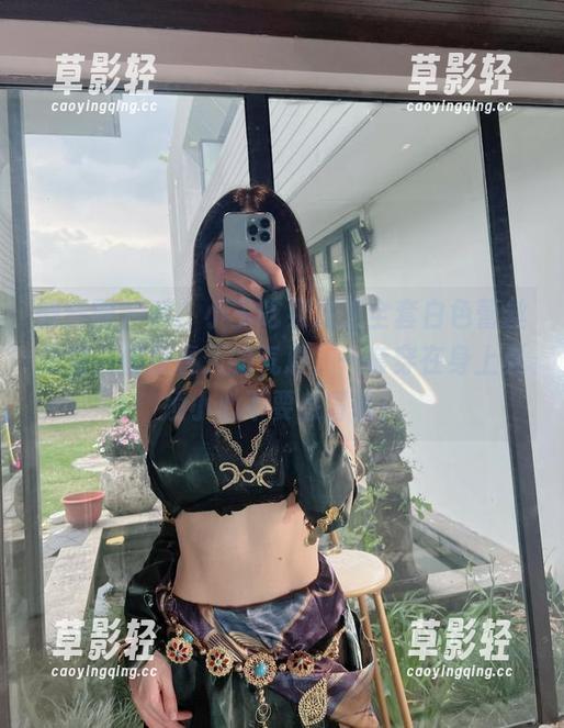 微密圈 - 哇，小玉吃果冻这全套白色蕾丝镂空，像是春天的气息，一套穿在身上必须小心不要感冒哦！