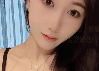 微密圈 – 小玉吃果冻的自拍，高清原图，哈哈，怎么说呢，灵魂的光辉微妙得恰到好处！