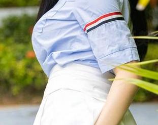 尤蜜荟 – 是小逗逗更新啦，新美图上线直击心灵——现在的美脚界已经没有门槛了！