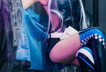 喵！希希_啾最新福利，碧蓝航线旗袍的惊艳图片你见过吗？