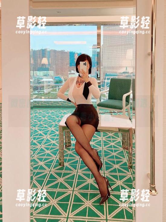 微密圈 - 从浴室探寻张老师的图库精选，淋浴中藏着小惊喜！