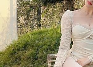 微密圈 - 图集更新:徐莉芝Booty和她的男友,实际上是她在和沙发对话!
