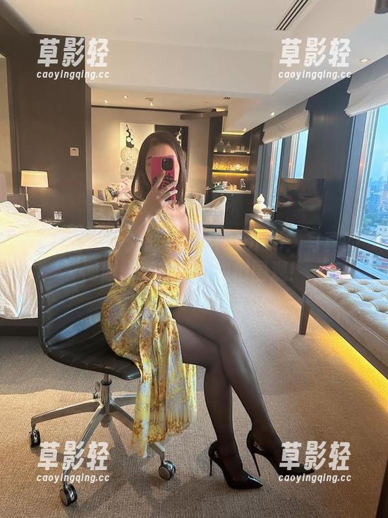 微密圈 - 野外的果儿Victoria：写真的同时也在被小动物们围观！