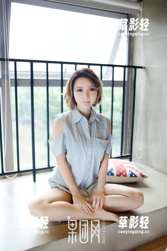 果团网 - Youwon'tbelieveit，甜Abby在泳池的美图图包！