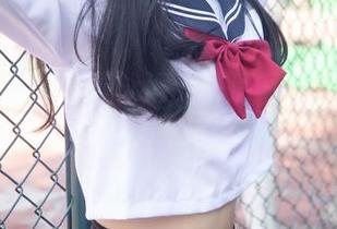 梦丝女神 – 宁夏泳池的高清写真：热浪滚滚，快来下载这份清凉！