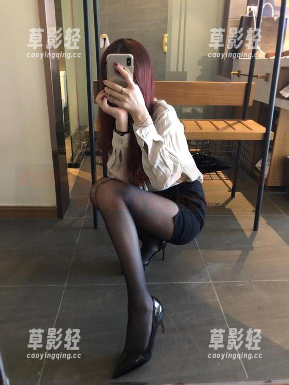 微密圈 - 看着“梦里一只喵”的蕾丝，压根不知该把哪张当壁纸