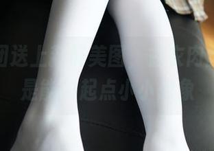 森萝财团送上新鲜美图，白衣肉丝似乎总是能勾起点小小想象
