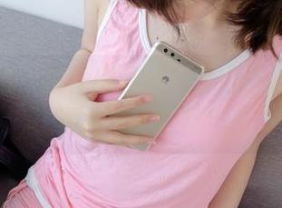原图欣赏：森萝财团印花衣白丝，让我怀疑人生的搭配！