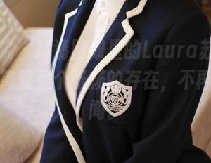 模范学院 - 高清图册里的Laura苏雨彤,这毛衣简直是个张扬的存在,不再默默无闻。